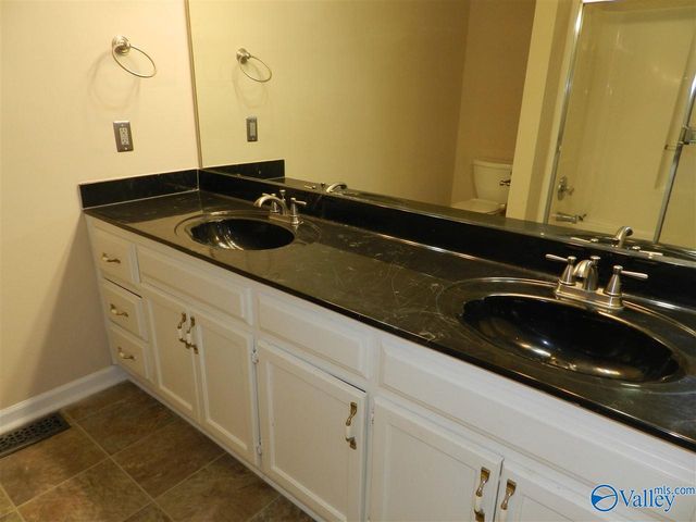 523 Farmingdale Road, Huntsville, AL 35803