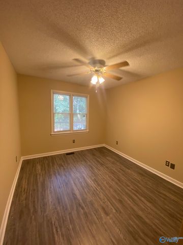 523 Farmingdale Road, Huntsville, AL 35803