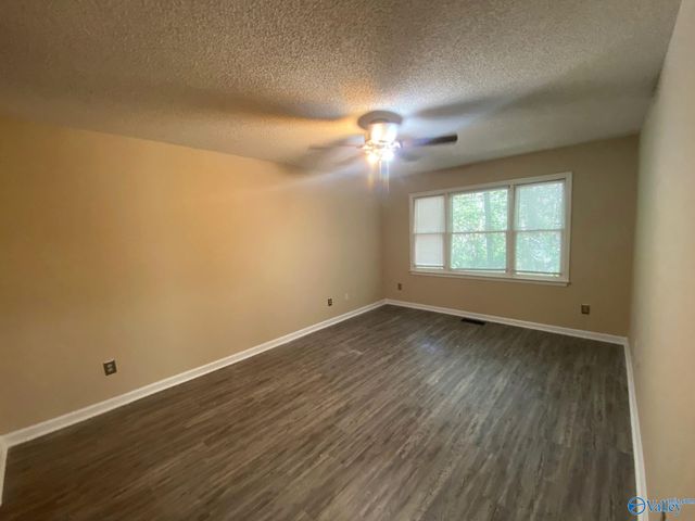 523 Farmingdale Road, Huntsville, AL 35803