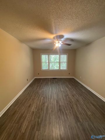 523 Farmingdale Road, Huntsville, AL 35803