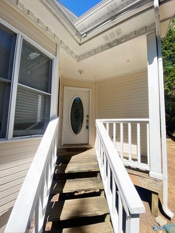 523 Farmingdale Road, Huntsville, AL 35803