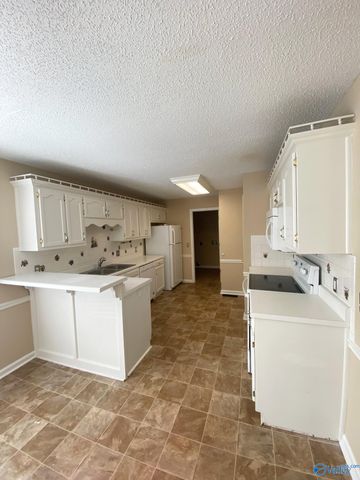 523 Farmingdale Road, Huntsville, AL 35803