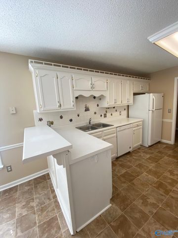 523 Farmingdale Road, Huntsville, AL 35803