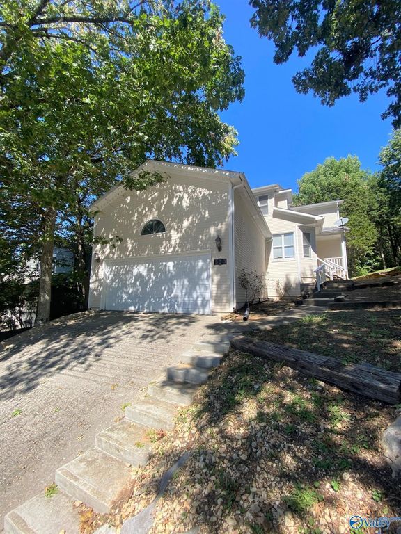 523 Farmingdale Road, Huntsville, AL 35803