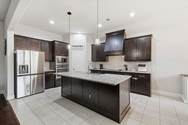 4013 Orchard Park Lane, Midlothian, TX 76065