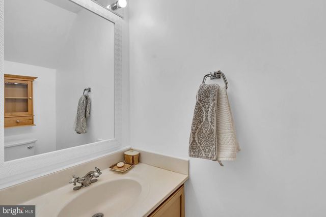 12606 KEMPSTON LN, Woodbridge, VA 22192