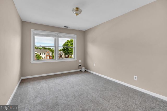 12606 KEMPSTON LN, Woodbridge, VA 22192