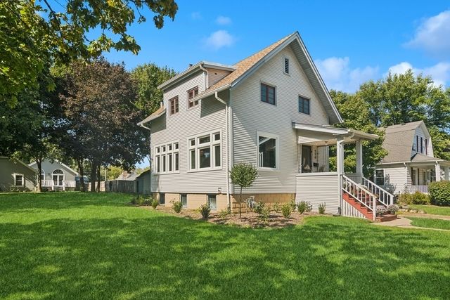 114 Harrison Street, Barrington, IL 60010