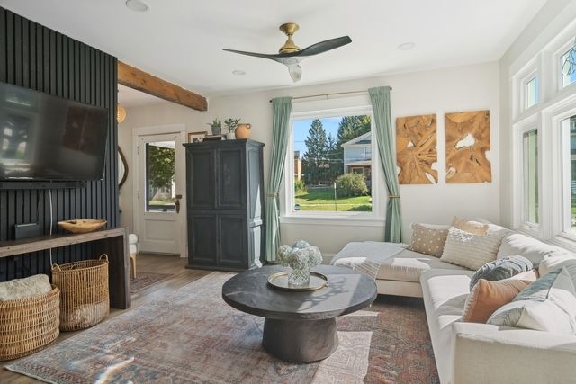 114 Harrison Street, Barrington, IL 60010