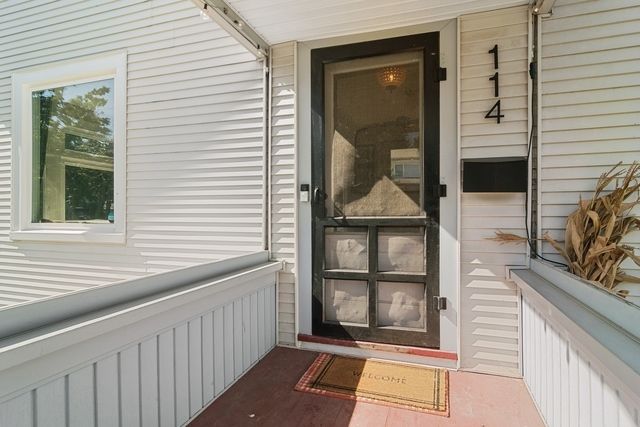 114 Harrison Street, Barrington, IL 60010