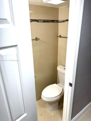 5461 W 24th Avenue 25, Hialeah, FL 33016