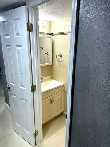 5461 W 24th Avenue 25, Hialeah, FL 33016