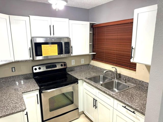5461 W 24th Avenue 25, Hialeah, FL 33016