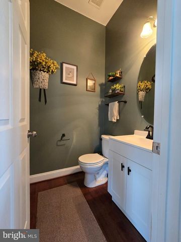 88 LIVERPOOL LN, Martinsburg, WV 25405