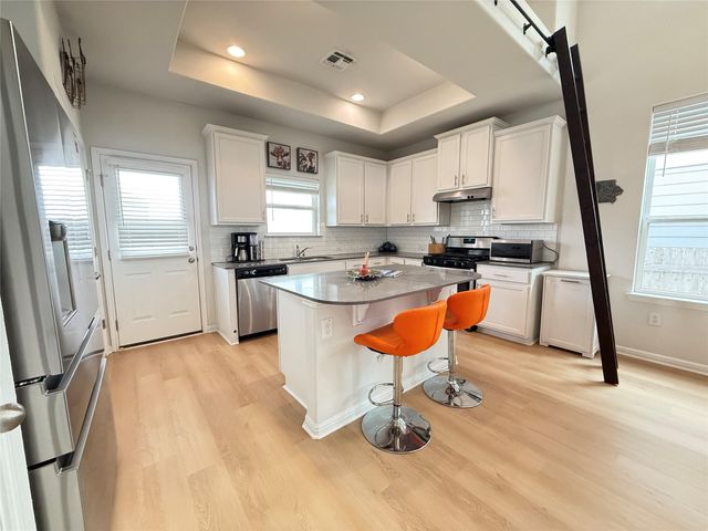 10221 Forest Grove DR, Austin, TX 78747