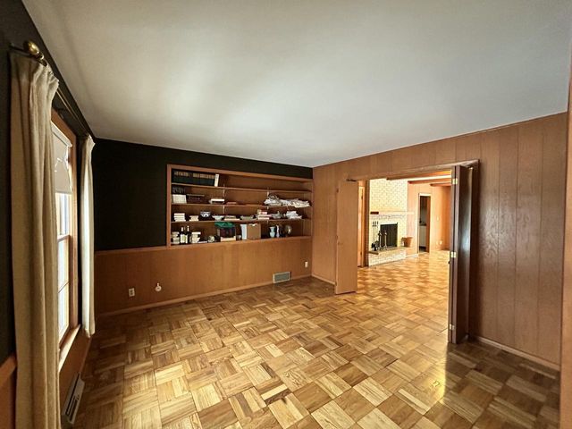 1100 W Duchess COURT, Bayside, WI 53217