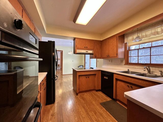 1100 W Duchess COURT, Bayside, WI 53217