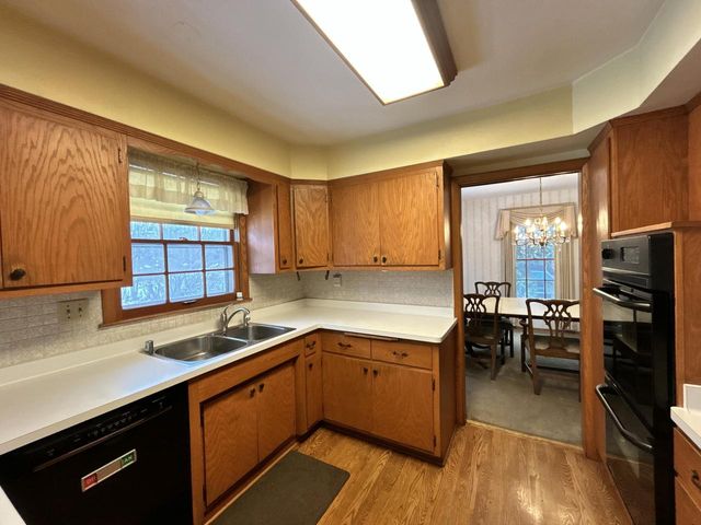 1100 W Duchess COURT, Bayside, WI 53217