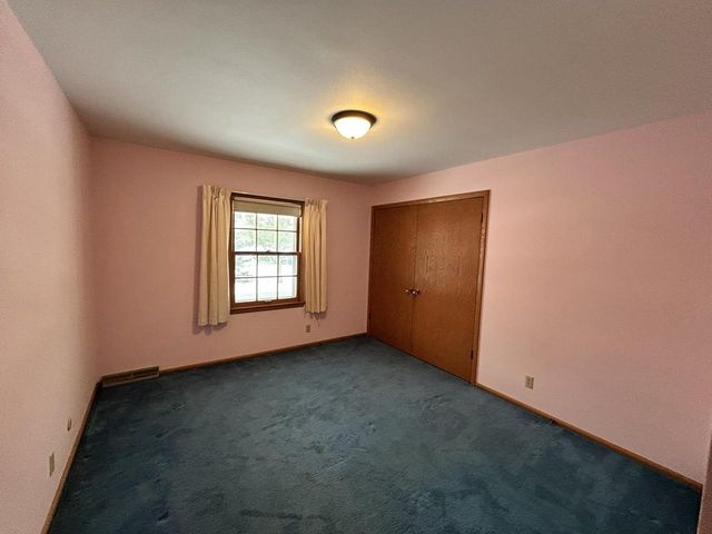 1100 W Duchess COURT, Bayside, WI 53217