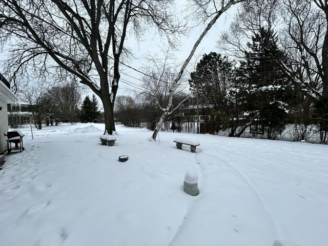 1100 W Duchess COURT, Bayside, WI 53217