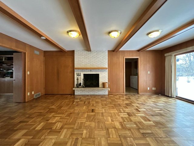 1100 W Duchess COURT, Bayside, WI 53217