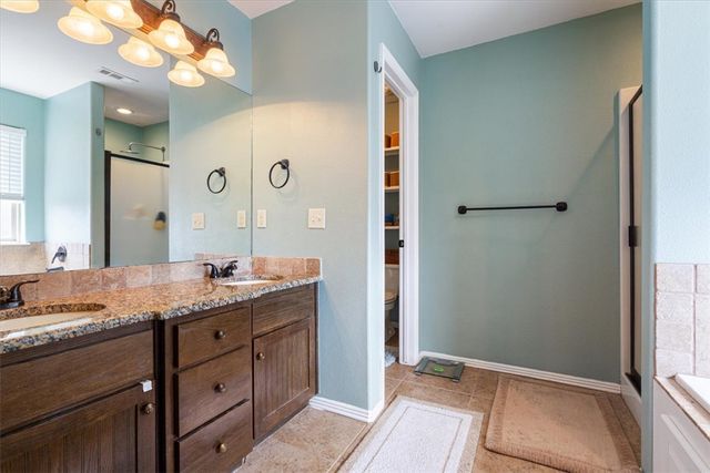 402 W Worchester, Siloam Springs, AR 72761