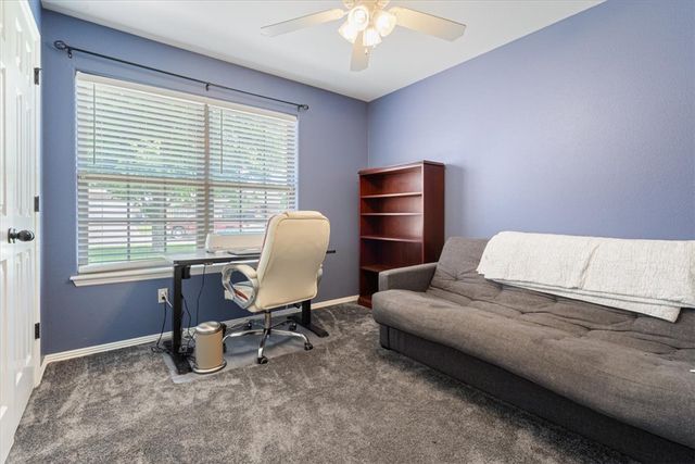 402 W Worchester, Siloam Springs, AR 72761