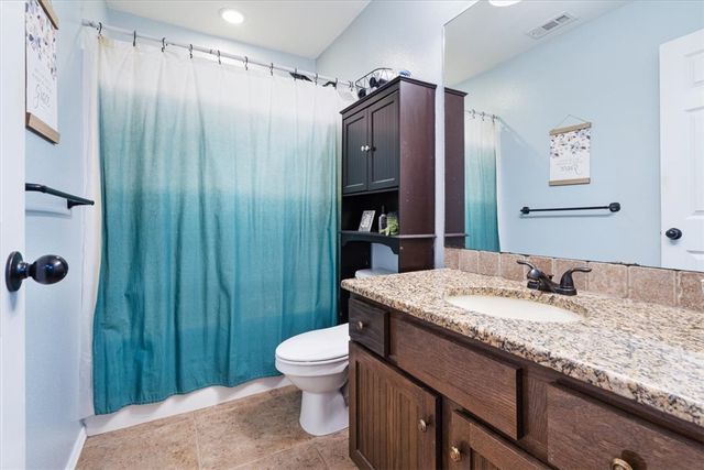 402 W Worchester, Siloam Springs, AR 72761