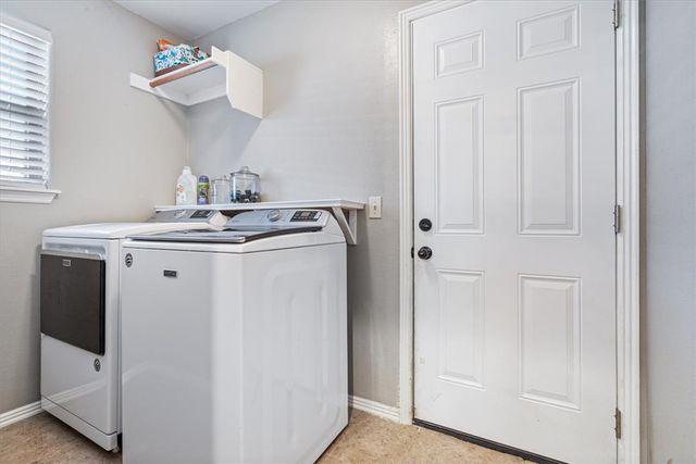 402 W Worchester, Siloam Springs, AR 72761