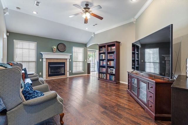 402 W Worchester, Siloam Springs, AR 72761