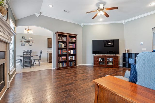 402 W Worchester, Siloam Springs, AR 72761