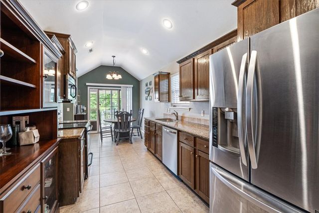 402 W Worchester, Siloam Springs, AR 72761