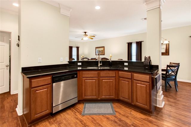 6042 Natchez Dr, Corpus Christi, TX 78414