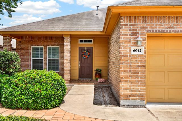 6042 Natchez Dr, Corpus Christi, TX 78414