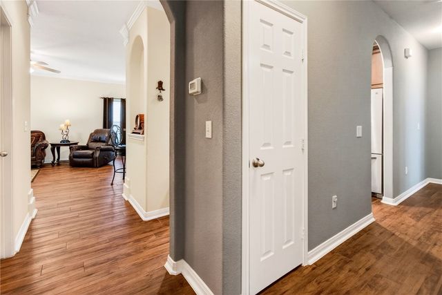 6042 Natchez Dr, Corpus Christi, TX 78414