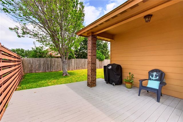 6042 Natchez Dr, Corpus Christi, TX 78414