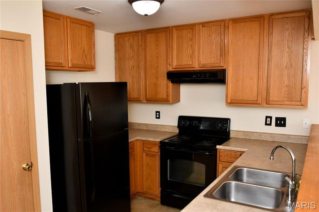 3 Hensley Terrace, Jennings, MO 63136