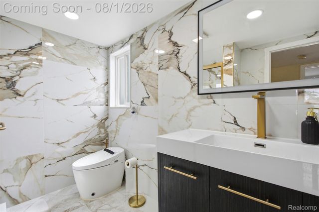 38979 Lowell Court, Sterling Heights, MI 48310