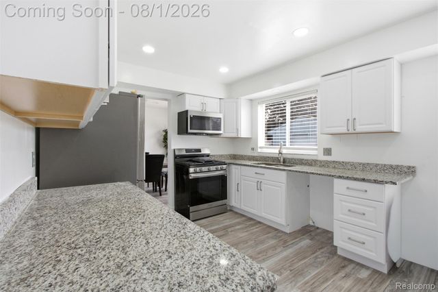 38979 Lowell Court, Sterling Heights, MI 48310