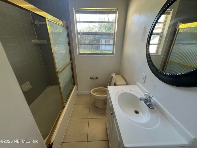 3609 CESERY Boulevard, Jacksonville, FL 32277