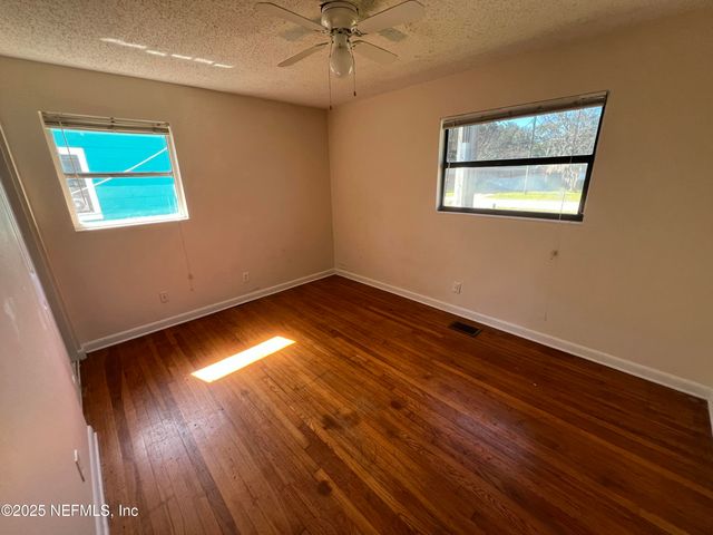 3609 CESERY Boulevard, Jacksonville, FL 32277