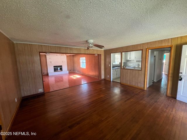 3609 CESERY Boulevard, Jacksonville, FL 32277