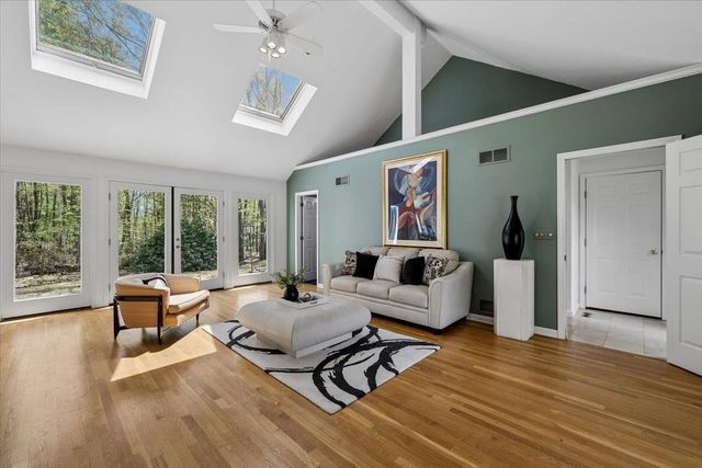 44 Brick Mill Road, Bedford, NH 03110