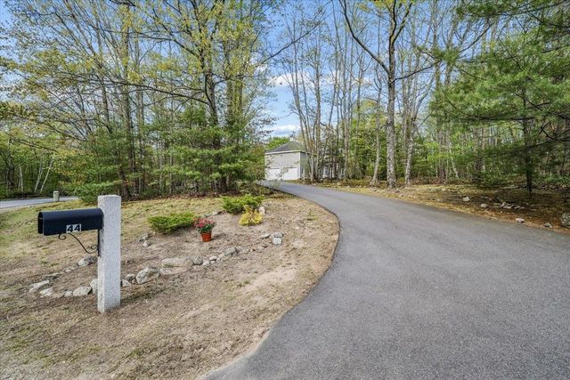 44 Brick Mill Road, Bedford, NH 03110