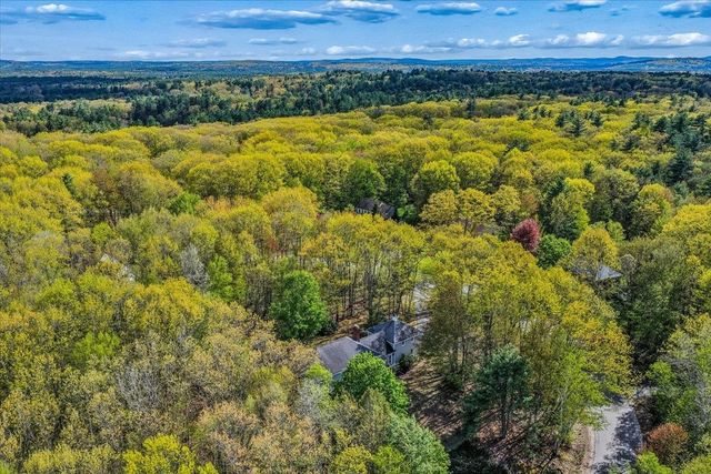 44 Brick Mill Road, Bedford, NH 03110