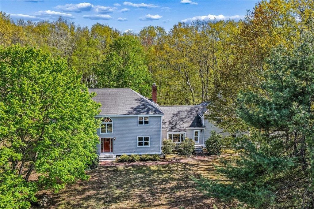 44 Brick Mill Road, Bedford, NH 03110