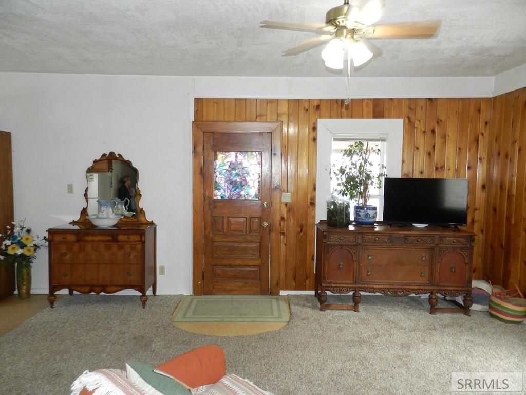 Image 6 of property listing at 109 Lena Street, Salmon, ID 83467