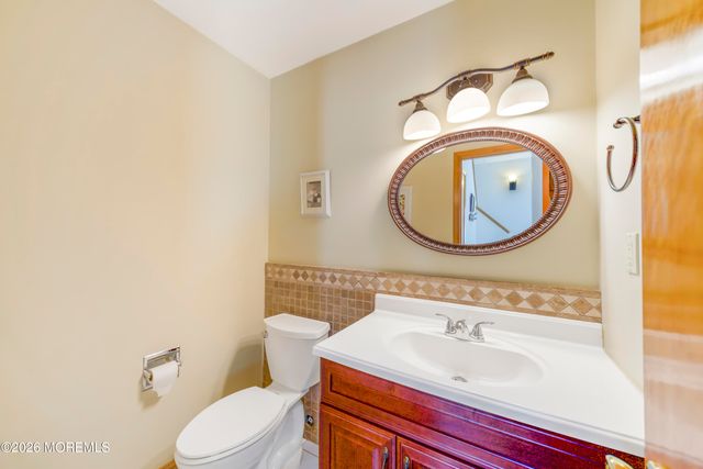92 Wigwam Lane, Tinton Falls, NJ 07724