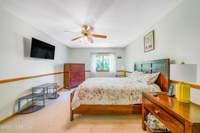 92 Wigwam Lane, Tinton Falls, NJ 07724