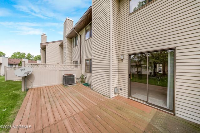 92 Wigwam Lane, Tinton Falls, NJ 07724